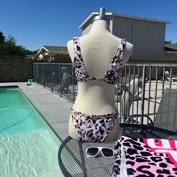 🔥🔥Two Pieces Cheetah Print Swimsuit - Picture 6 of 6